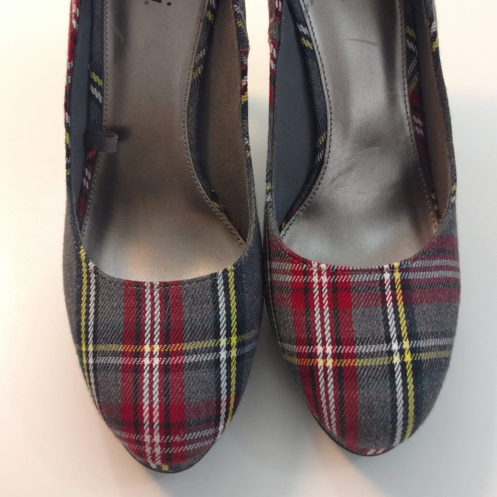 Fioni Women's Tartan Plaid 4 inch heels - size 7.5